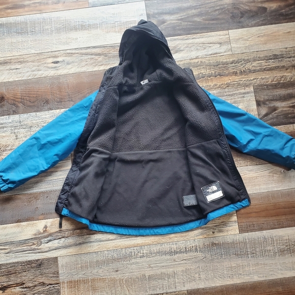 The Northface Boys Fleece Lined Waterproof Rain Jacket - Picture 6 of 8